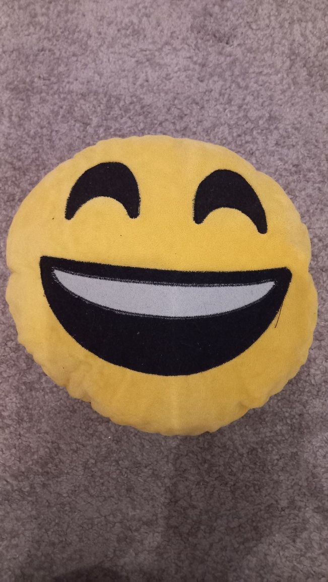 poduszka żółta, uśmiech