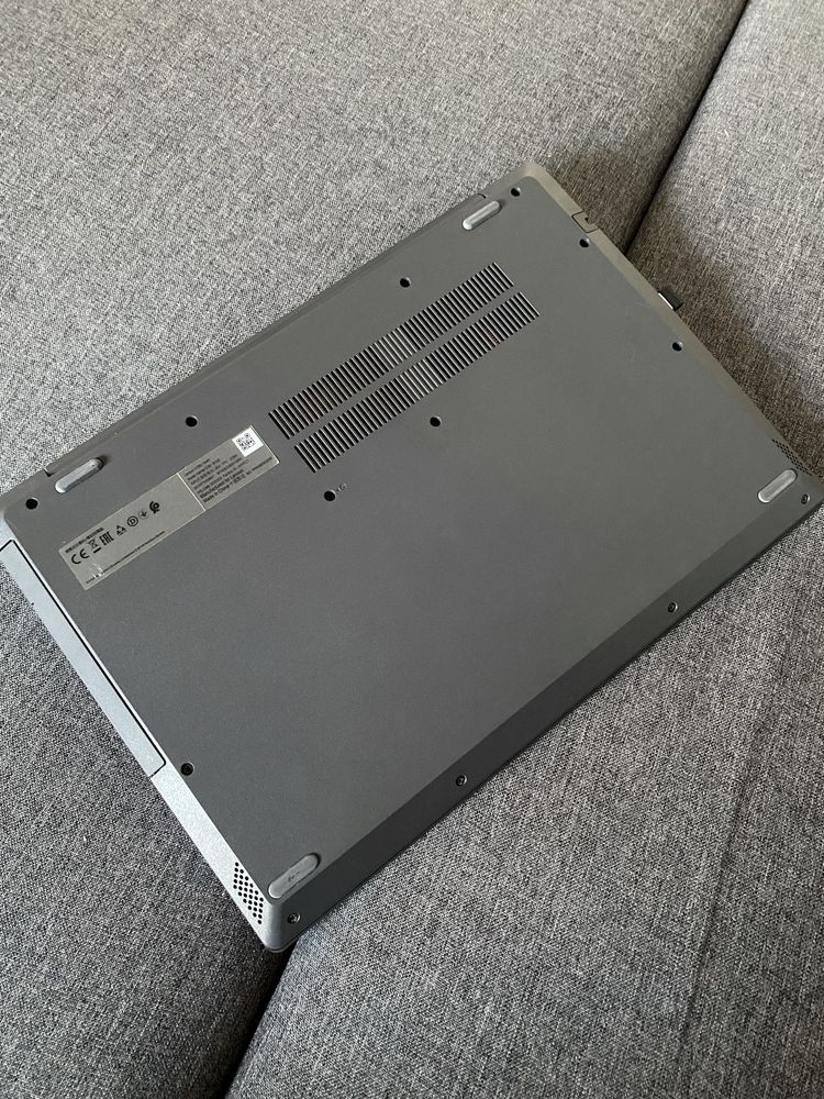 Laptop Lenovo 81V5