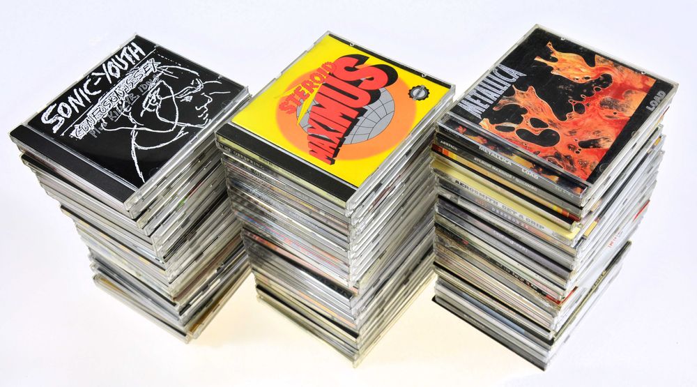 79 płyt CD: rock, metal, alternatywa, Sonic Youth, Metallica, KISS ...