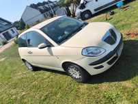 Lancia Ypsilon Mały wdzięczny samochód ,