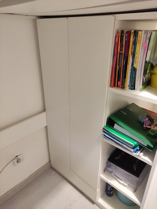 Cama alta småstad, usada.