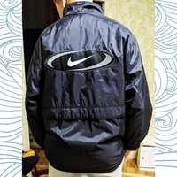 Курточка від Nike