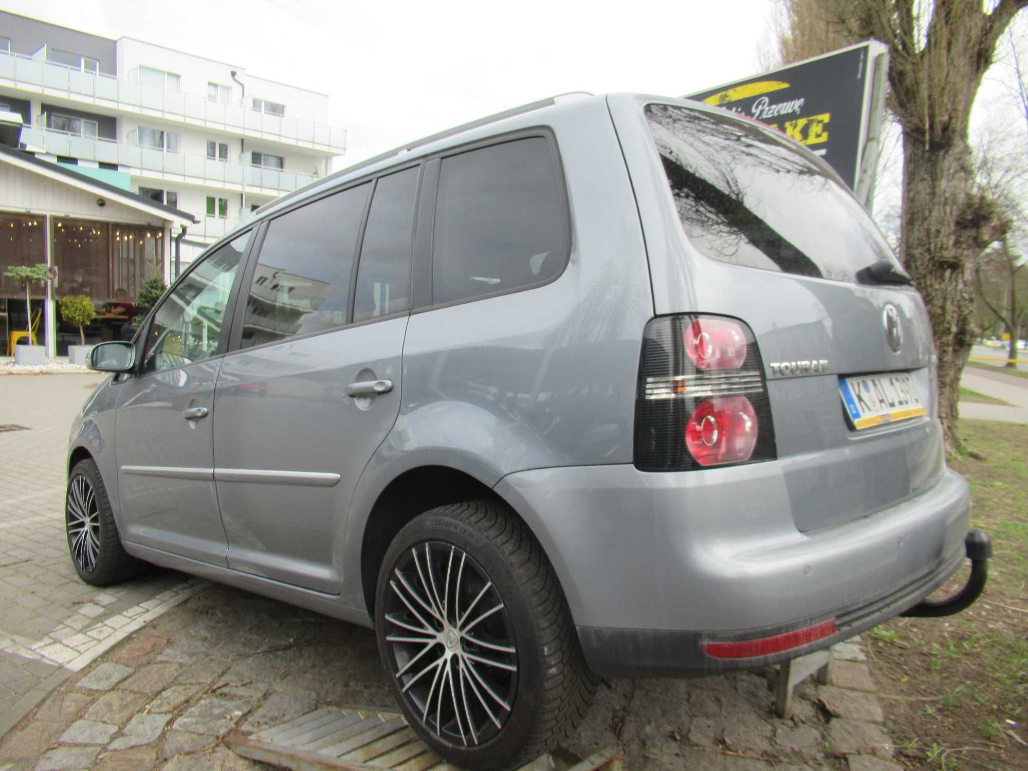 VW Volksfagen Touran lift 2.0 TDI 170KM Xenon AUTOMAT bogata wersja