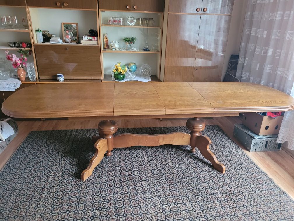 Stół drewniany duży
