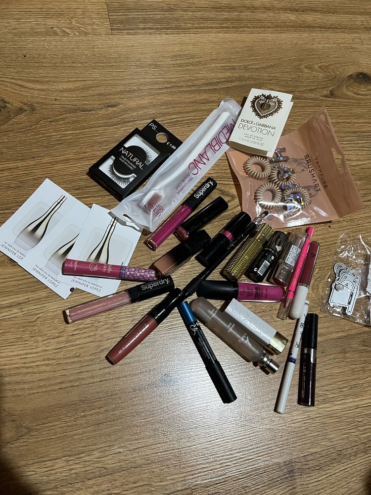 Zestaw kosmetykow douglas superdry primark d&g revlon astor
