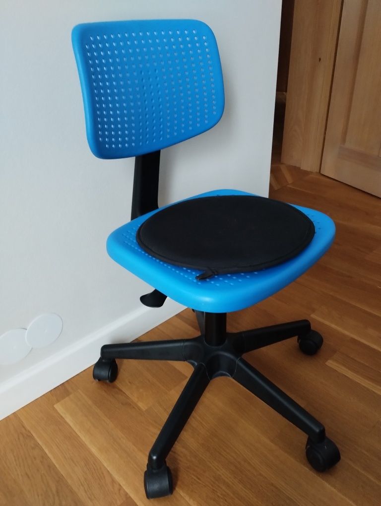 Krzesło obrotowe do biurka dla dziecka, Ikea