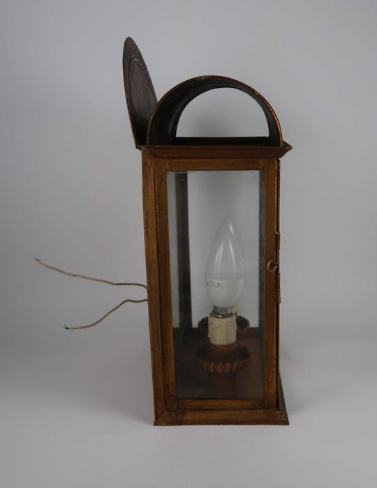 Lanterna de Suspensão antiga eletrificada em chapa