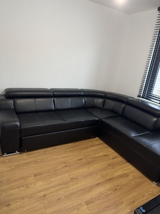 Czarny narożnik z ekoskóry