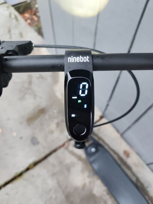 Продам електро самокат Segway ninebot f2