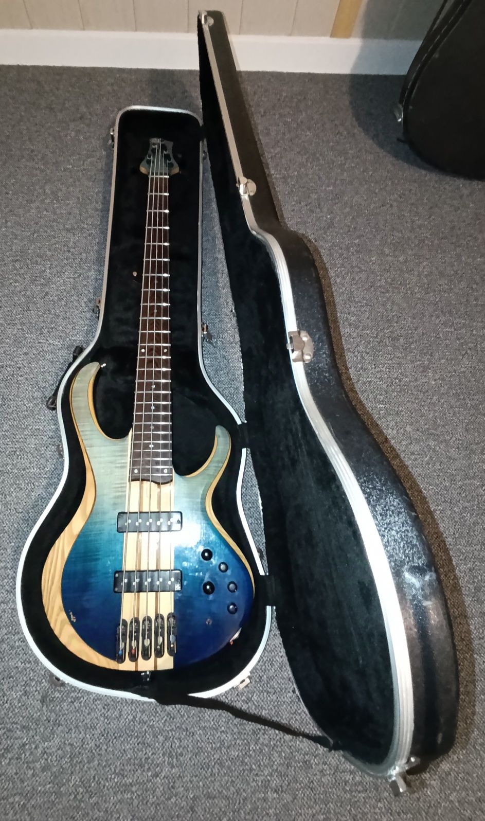 Gitara basowa Ibanez BtB 20th Anniversary