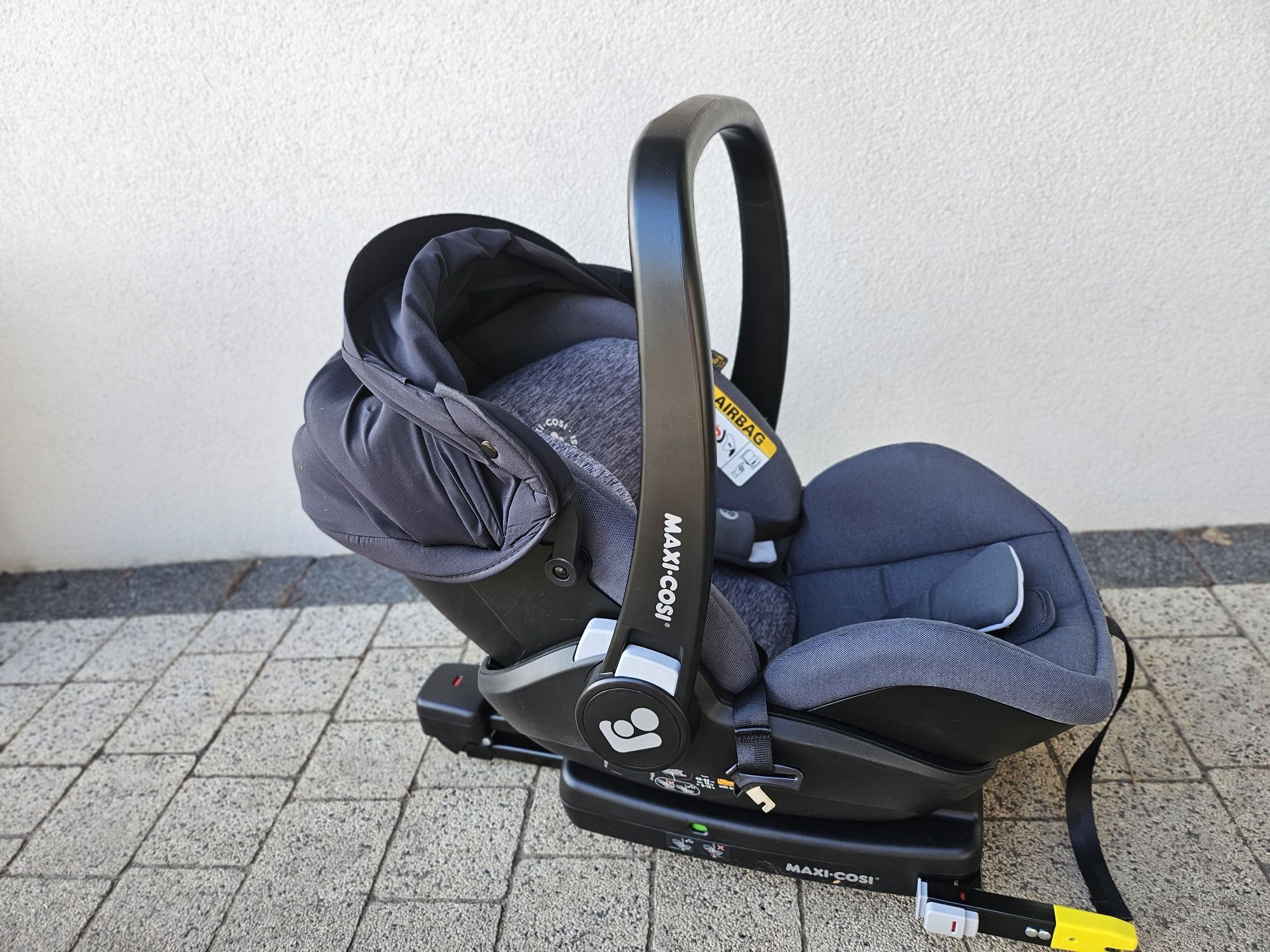 Fotelik Maxi Cosi z bazą