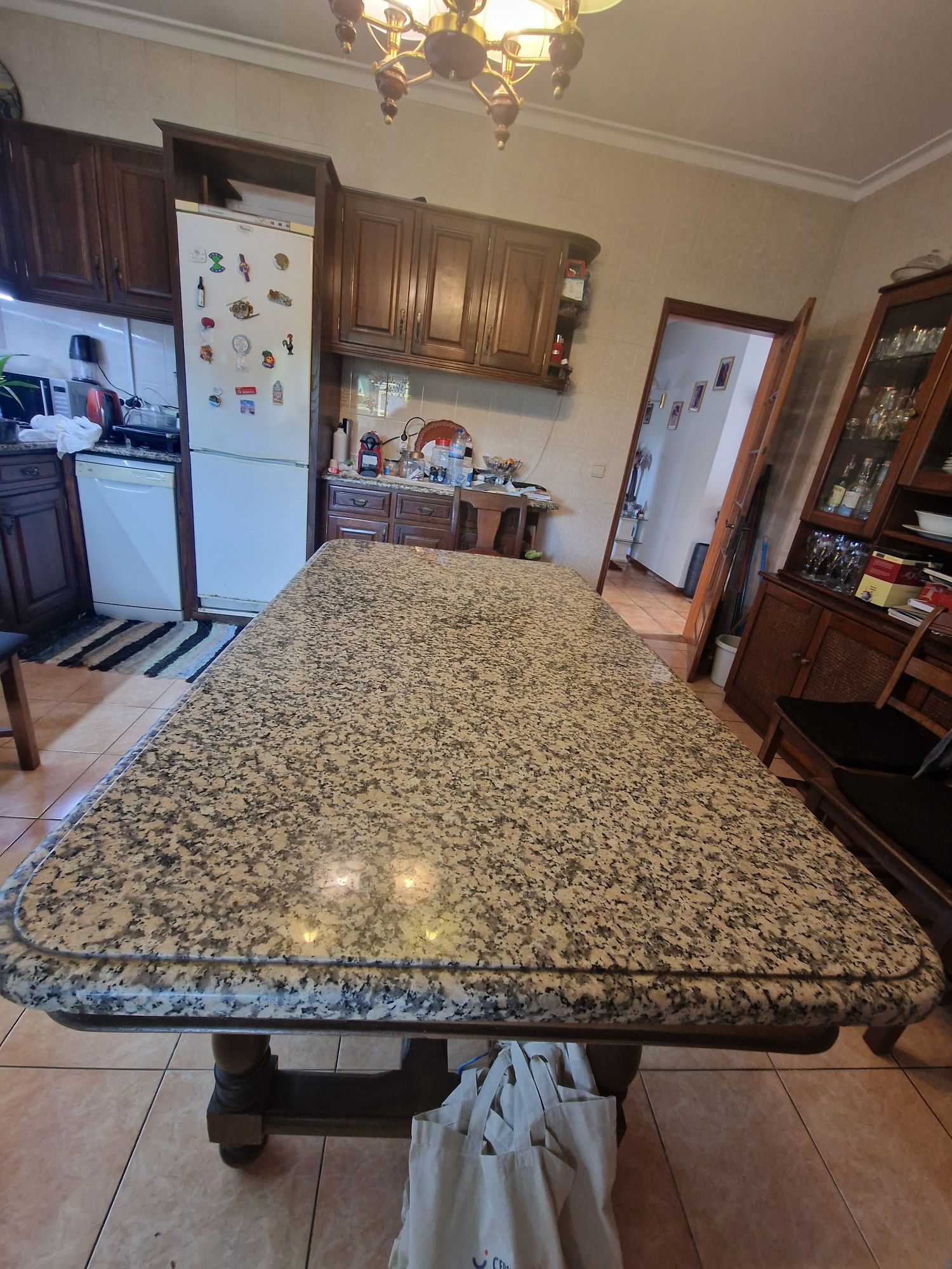 Mesa clássica de mármore