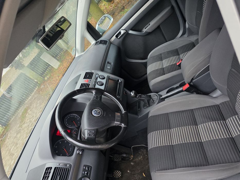 Vw touran 7 osobowy klima