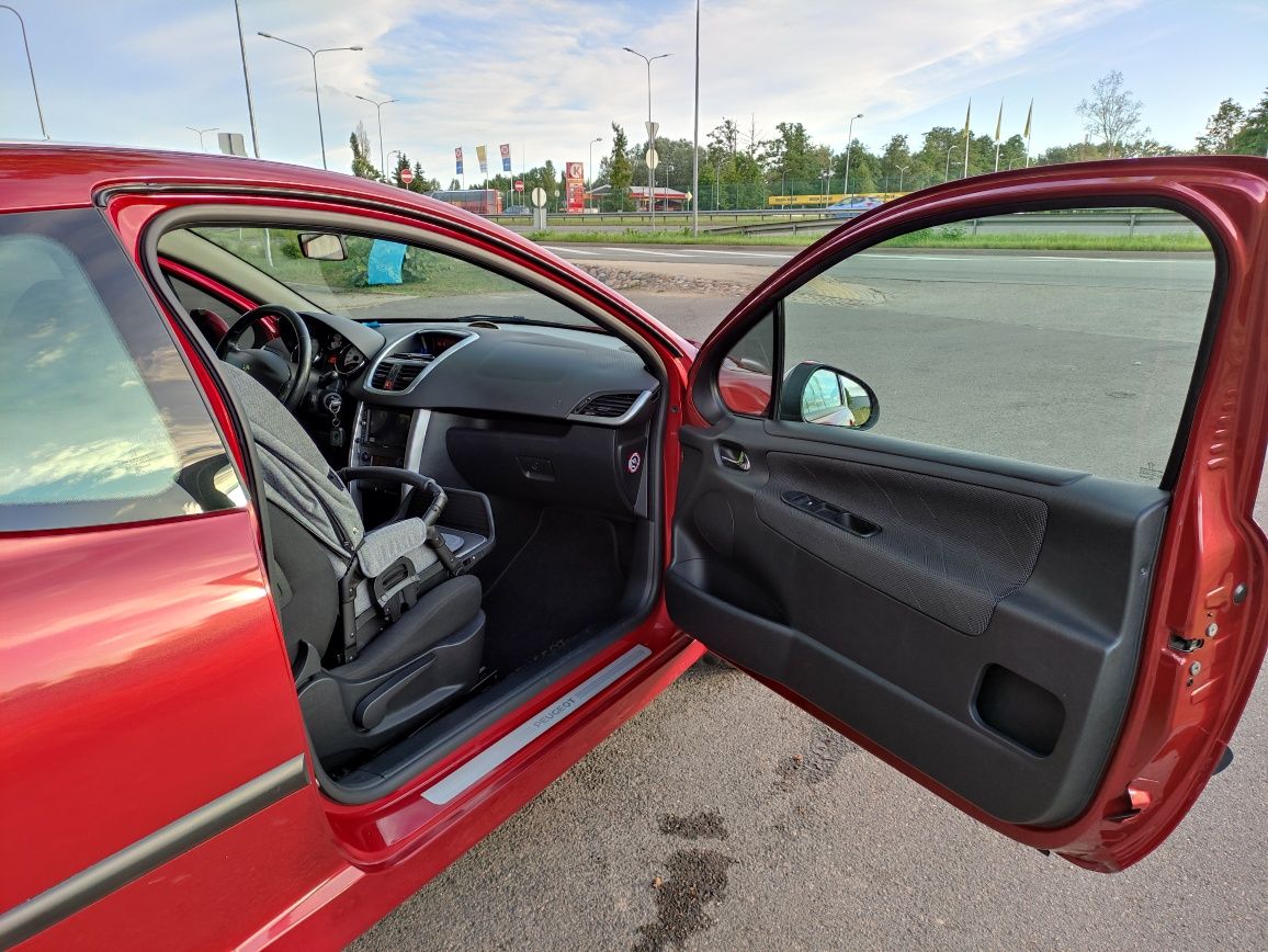 Продам Peugeot 207