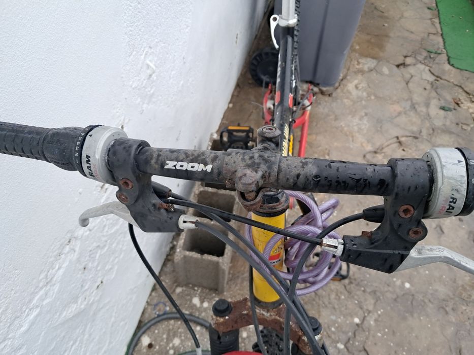 Vende se bicicleta down hill negociável