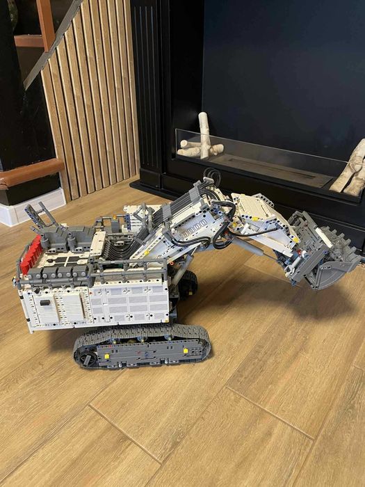 LEGO Technic - Koparka Liebherr 42100