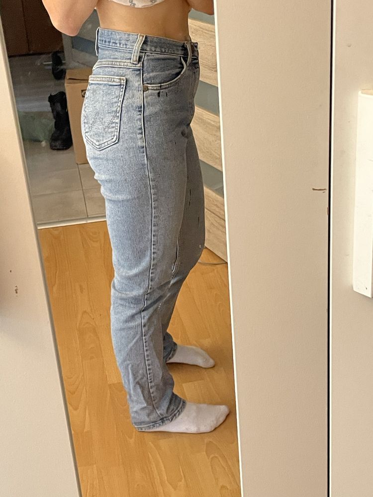 Jeansy / Dżinsy Wrangler z wysokim stanem  r. 36 damskie spodnie