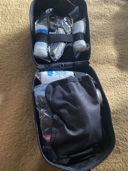 Чорна тактична аптечка