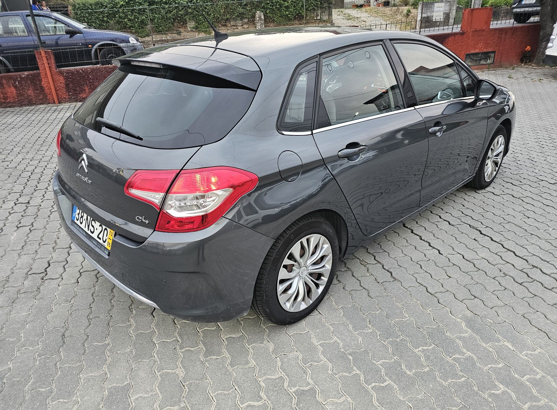 Citroën C4 1.6 HDi – Económico e Fiável - Rev. Feita