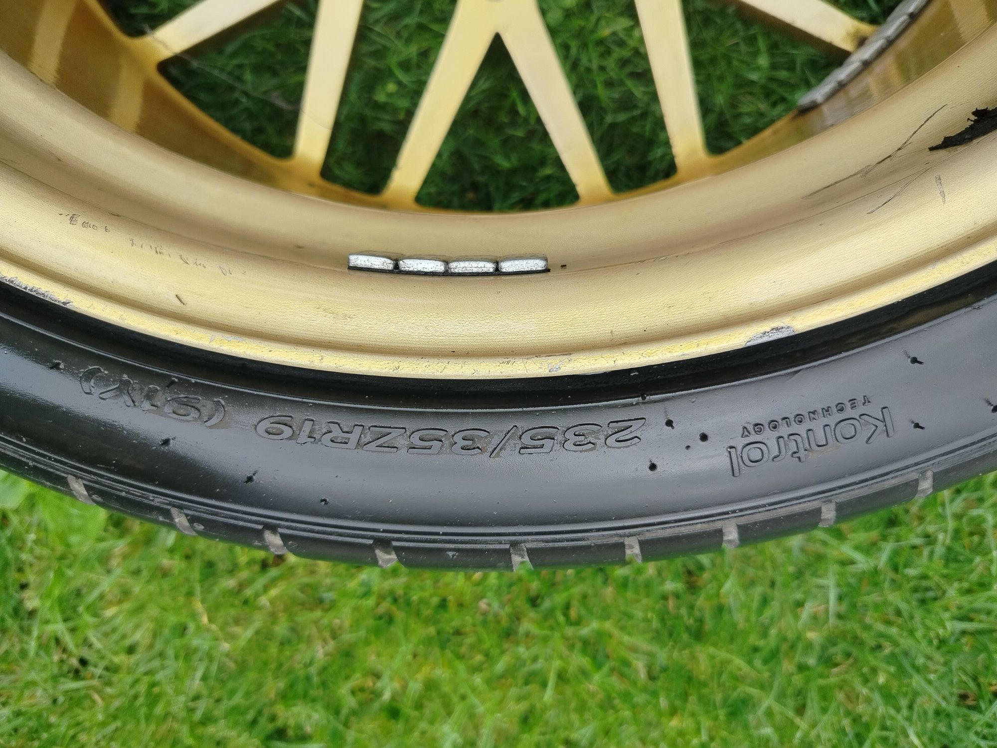 Alufelgi KESKIN 8.5JX19 z oponami Hankook VenstusS1evo3