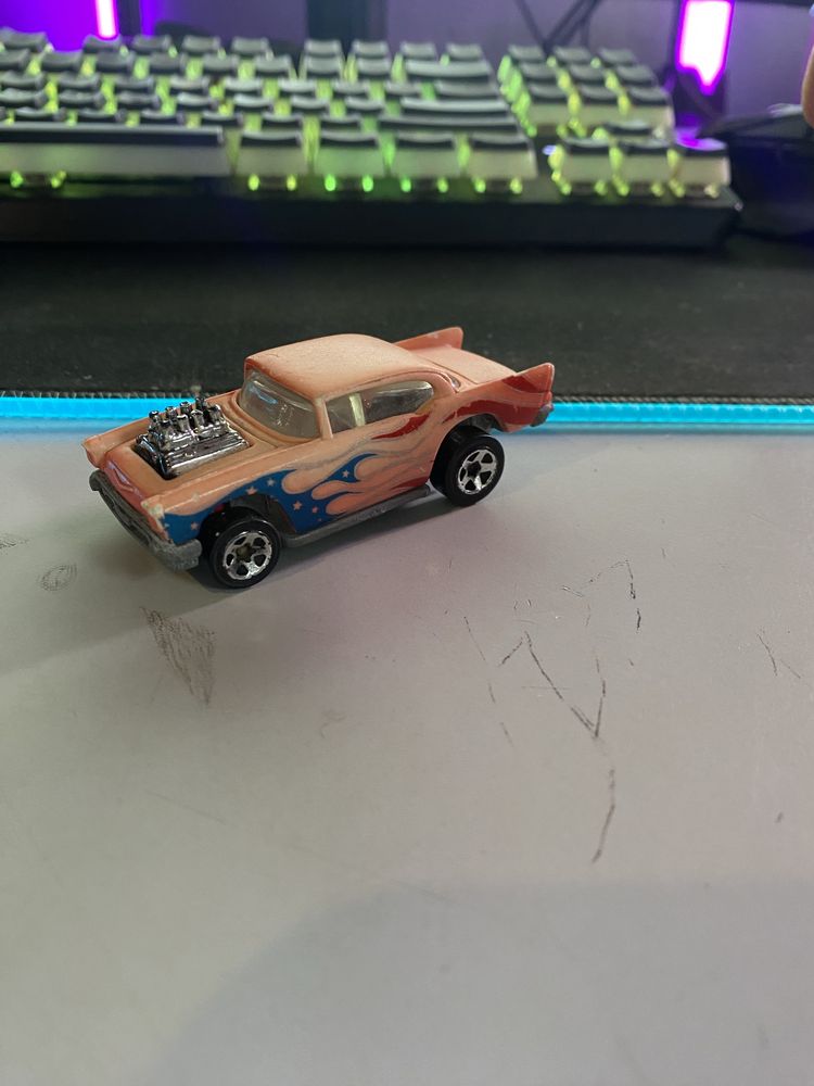 Resorak Hot Wheels chevy 57, 1976r.