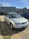 Volkswagen Touran VW Touran w dobrym stanie świetnie wyglądający jak na rocznik 2006