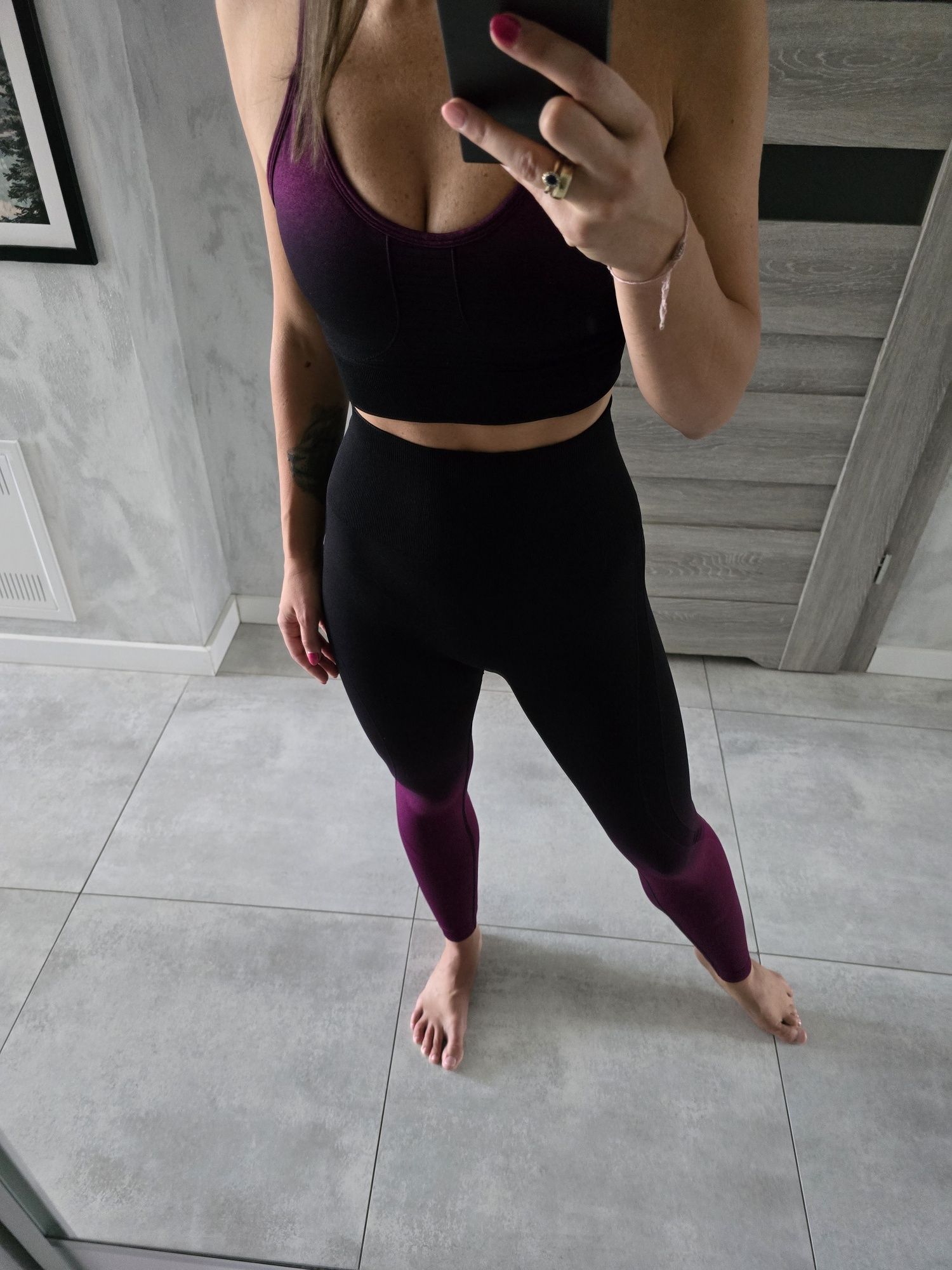 Komplet do ćwiczeń top legginsy push-up rozm. S