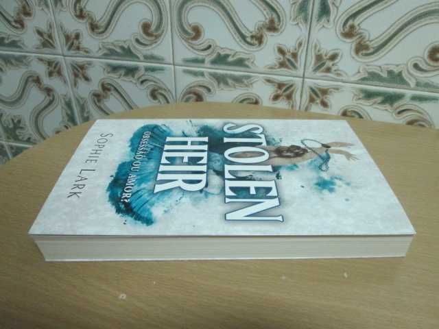 Stolen Heir
Obsessão ou amor?
Livro 2
de Sophie Lark (Oferta portes)