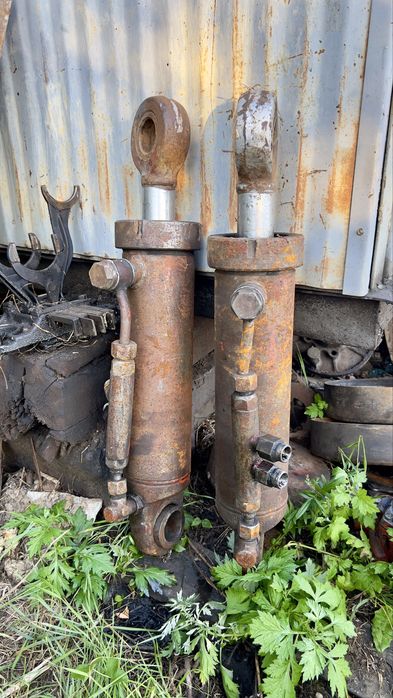 Продам Запчастини Екскаватор Юмз ЕO-2621 Цилінд Розпридільник