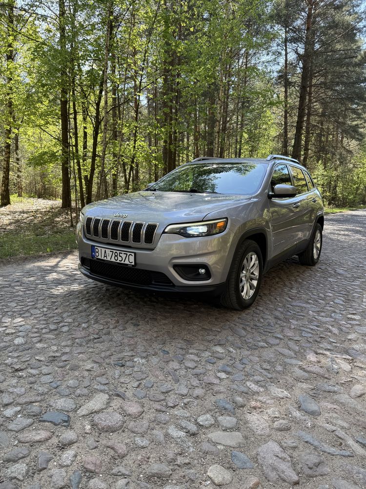 Wypożyczalnia Jeep Cherokee automat