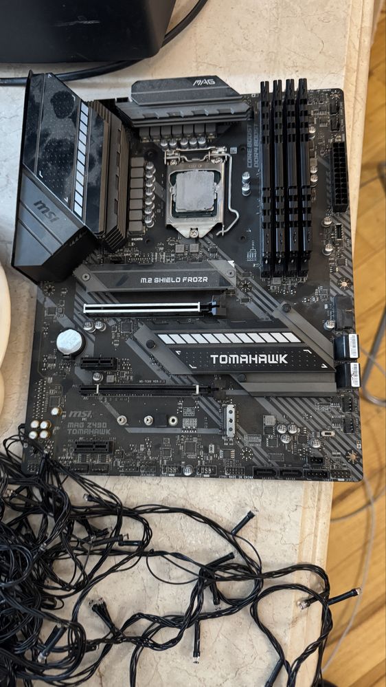 Msi z490 Tomahawk+i3 10105f+48gb ozy