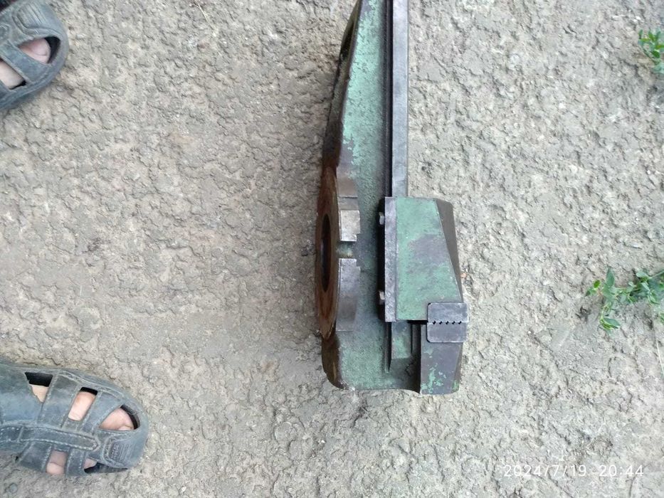 Продам тиски станочные фрезерные 160мм