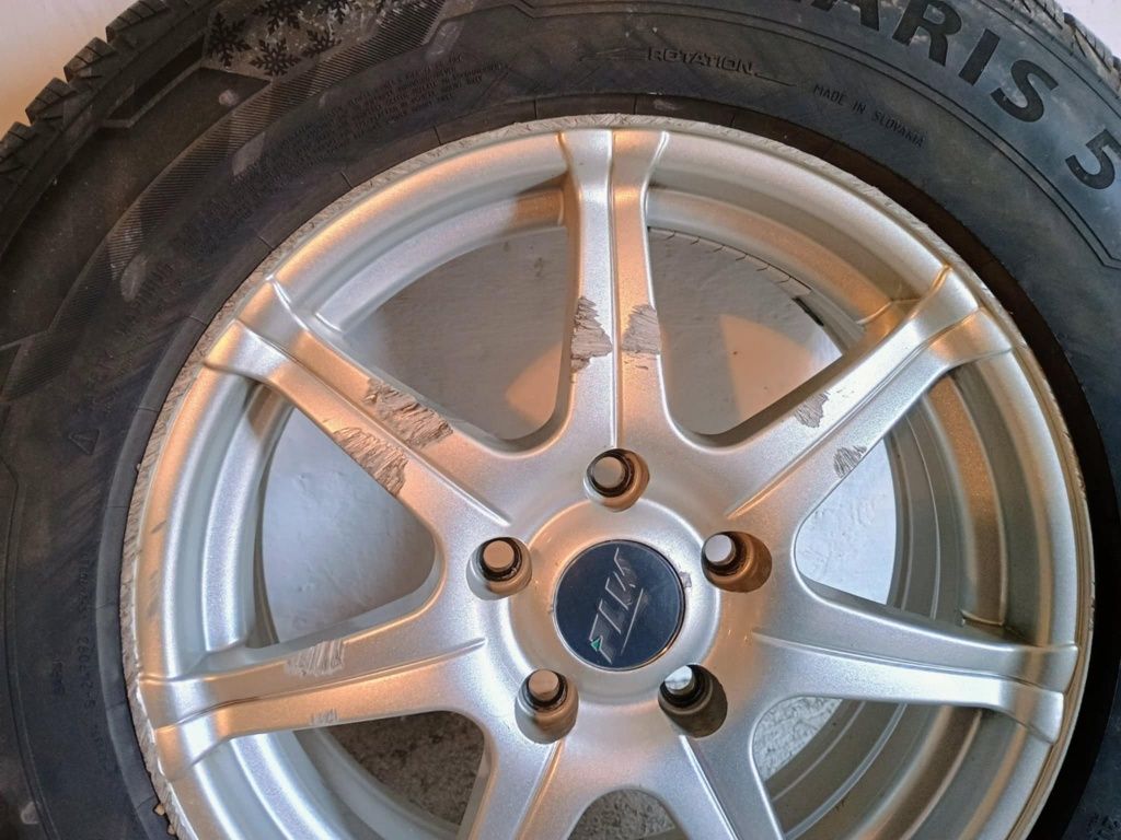 Sprzedam opony 4x4 wraz z felgami