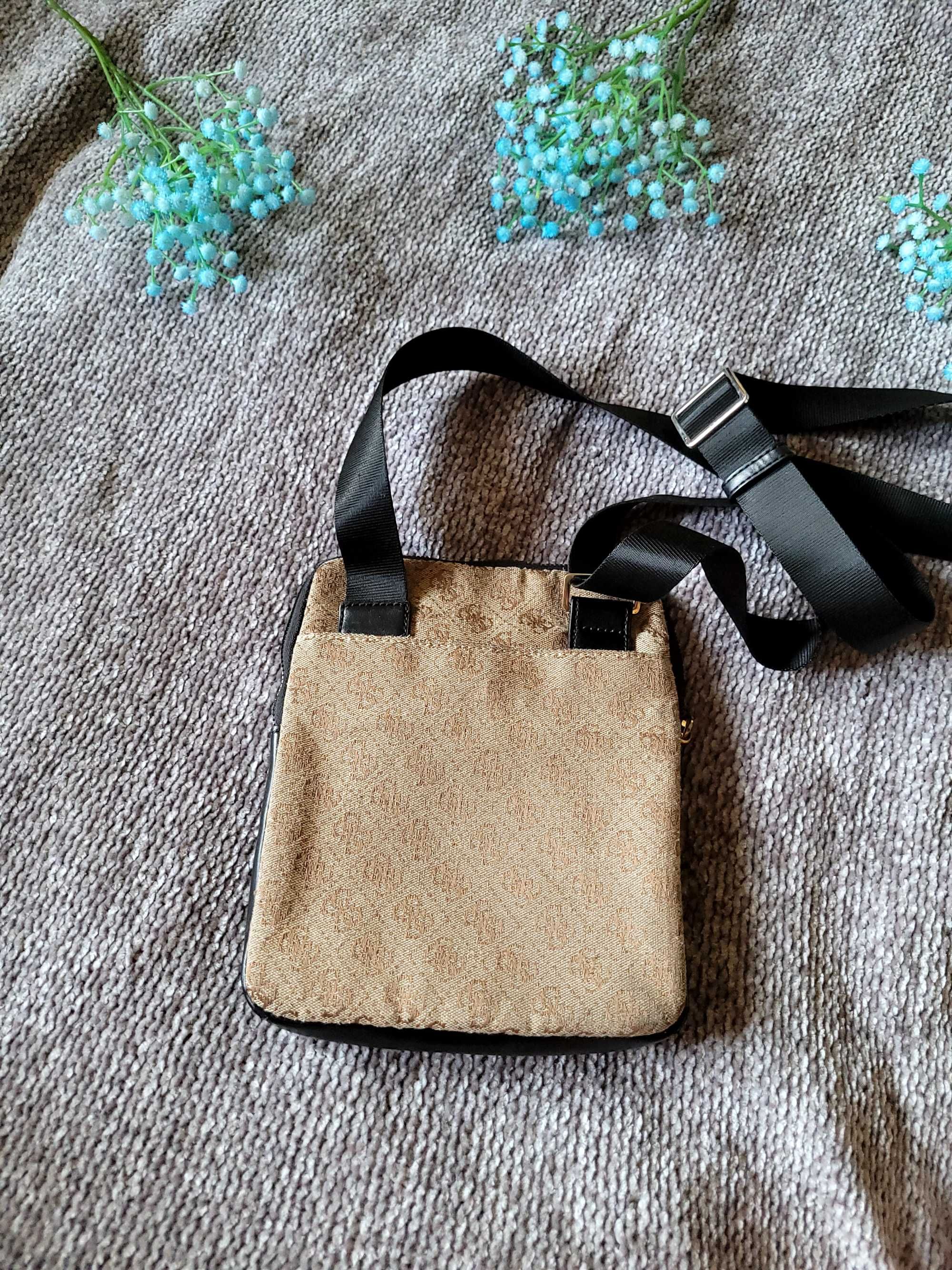 Elegancka beżowa torba  na ramię Guess