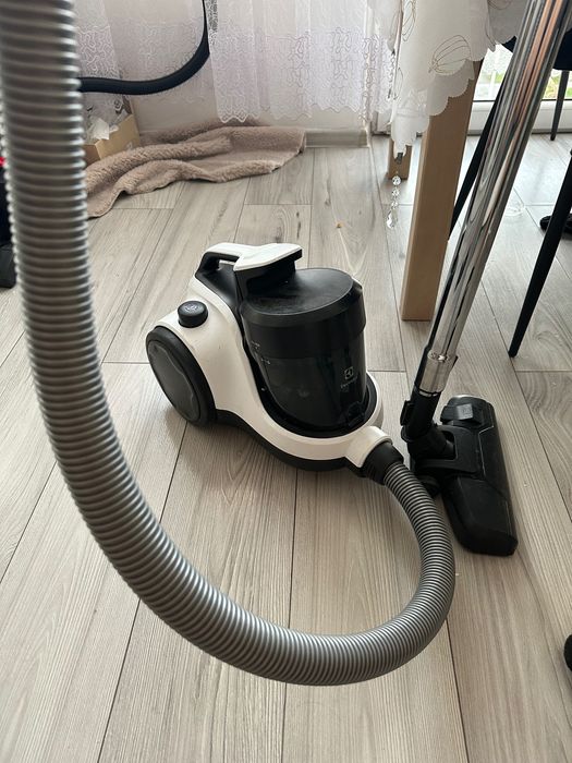 Odkurzacz Electrolux Ease C2 ECC21-2IW 700W