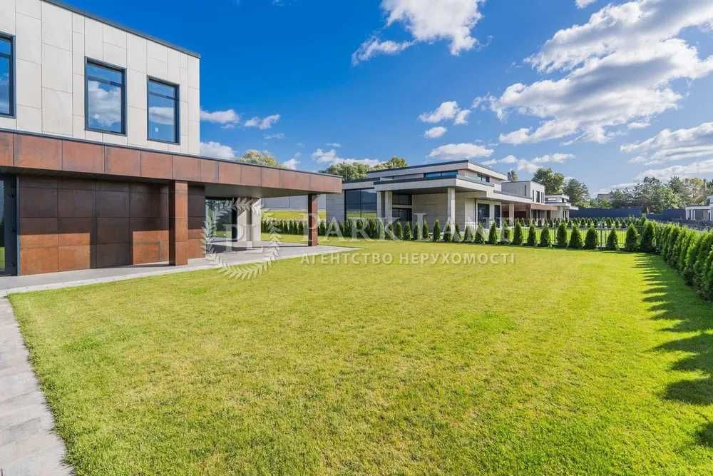 Продажа дома в Козине. 300м2. 11 соток. 5 комнат. Без ремонта.