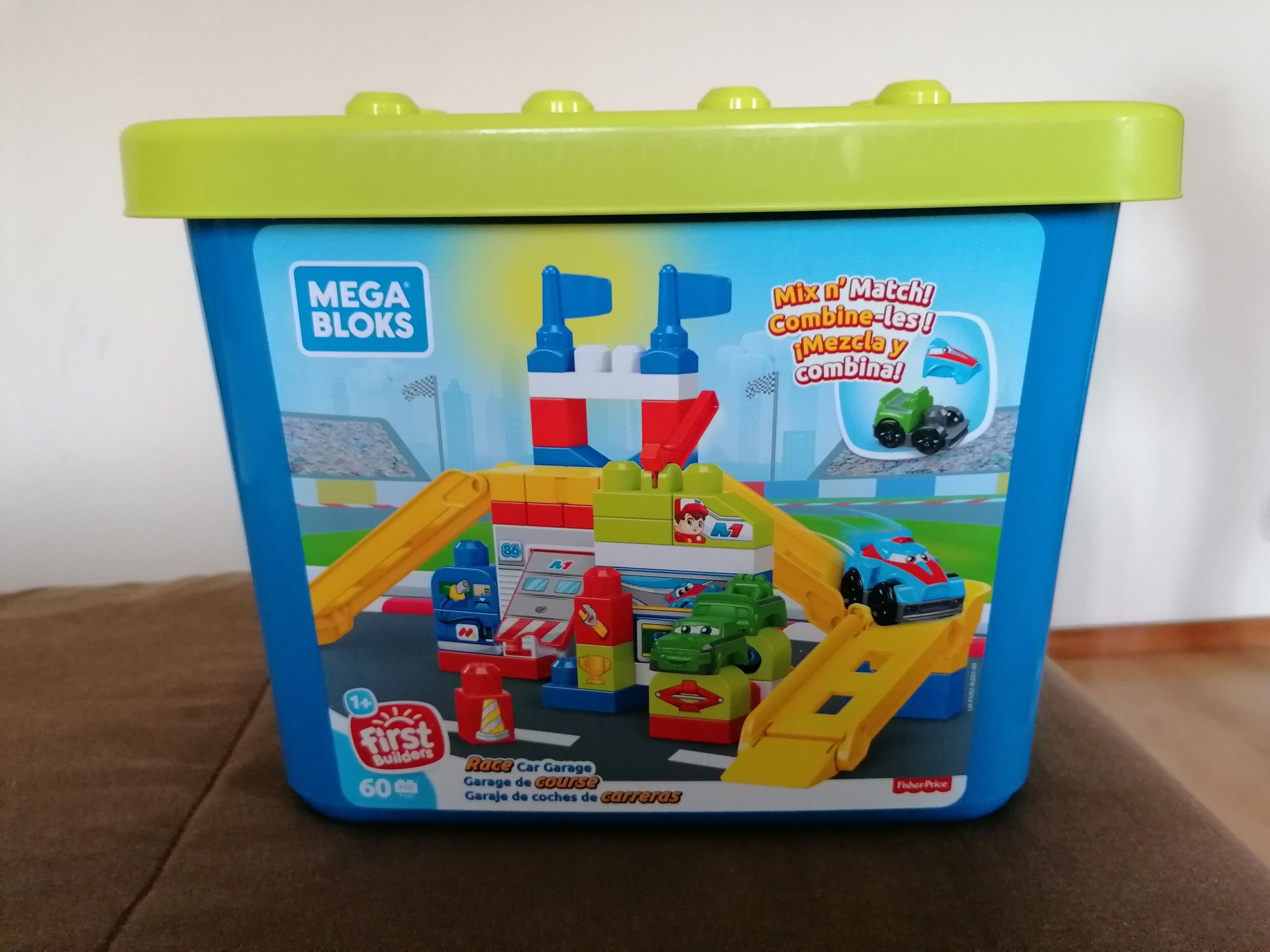 Méga bloks race car garage