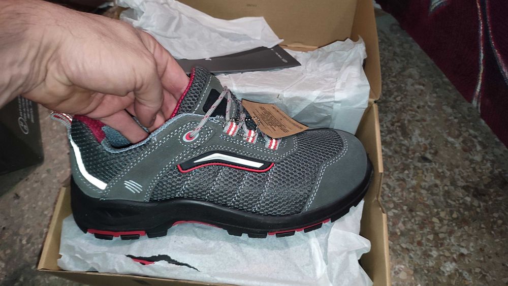 Ботинки робочі нові!