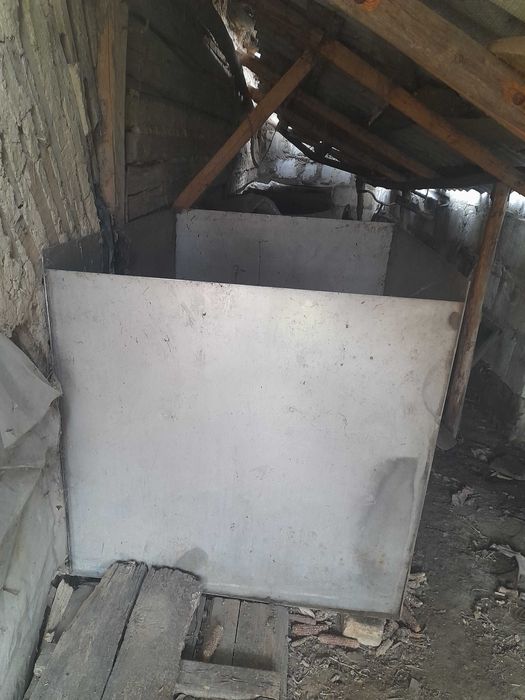 Кубiчний бак з нержавiйки