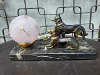 Stara lampa figuralna owczarki psy