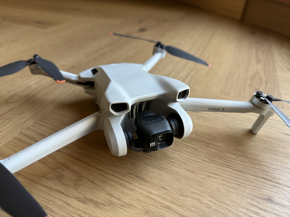 Dron DJI Mini 3 z DJI RC w swietnym stanie