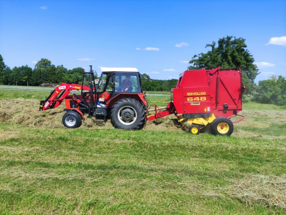 Prasa New Holland 648
