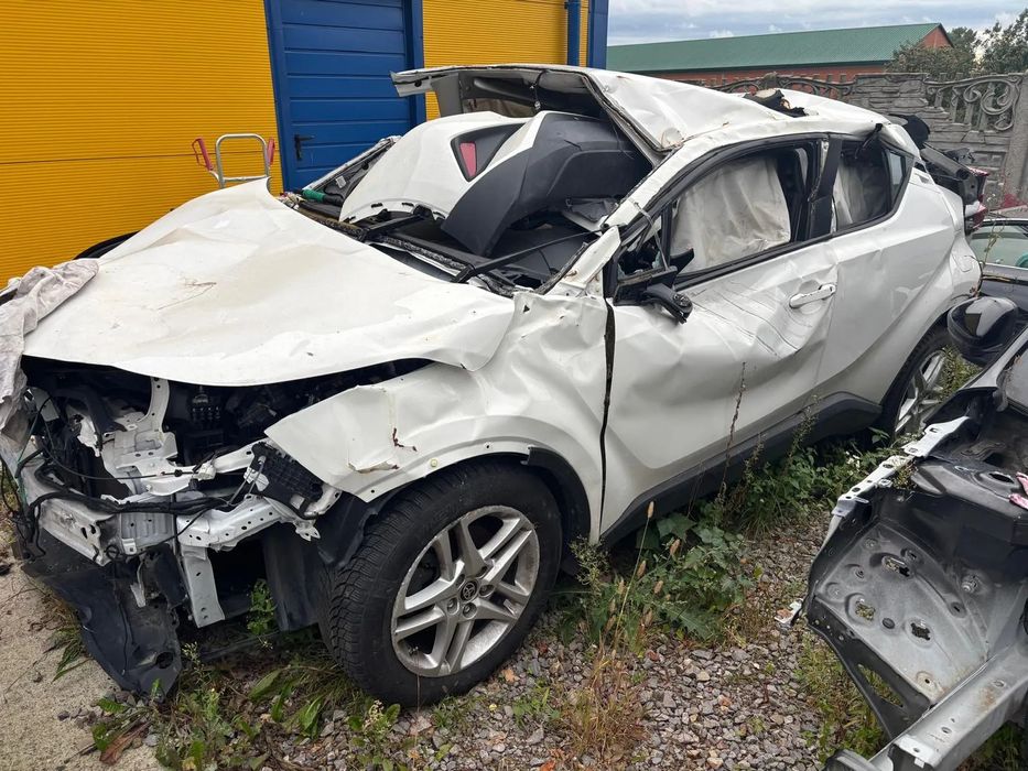 Toyota C-HR toyota c-hr  1,8 hybryda silnik skrzynia bateria elektryka klucze ok