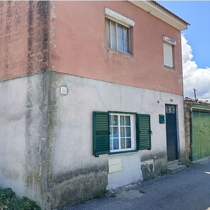 Moradia em Torre de Moncorvo(Nozelos)