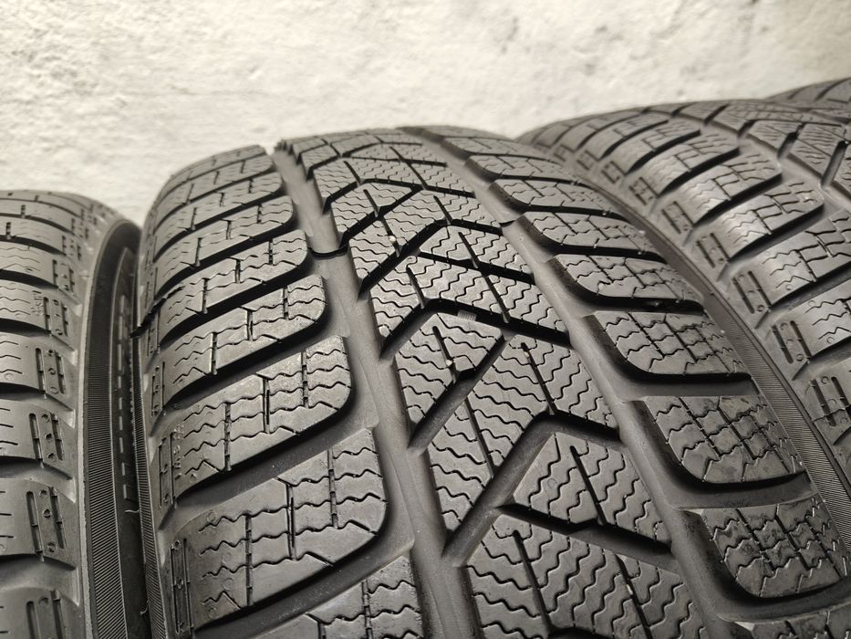4X 225/55R17 101V XL Pirelli Sottozero 3 Winter 7mm 2023 Zimowe