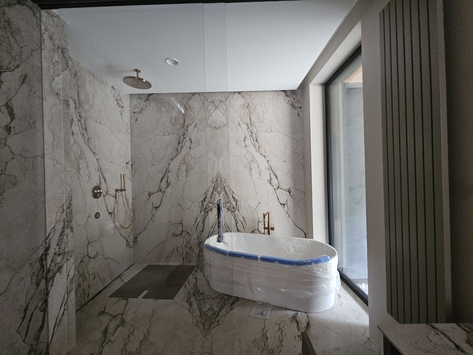 Prace domowe i wykończeniowe – panele, malowanie, drobne remonty