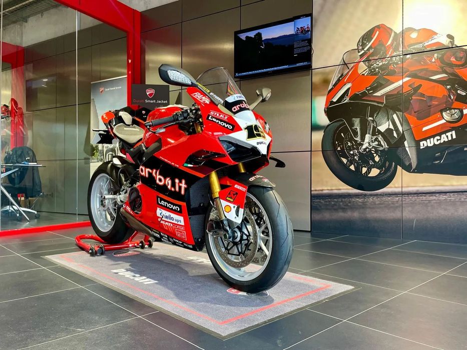 Ducati Panigale V4 BAUTISTA 2022 World Champion Replica