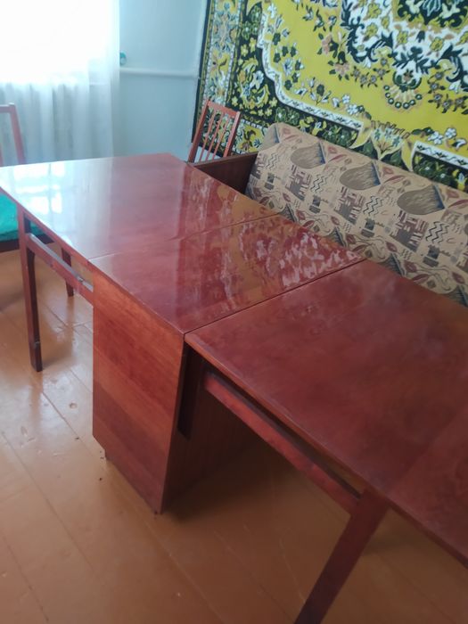 Продаю стіл- тумбу