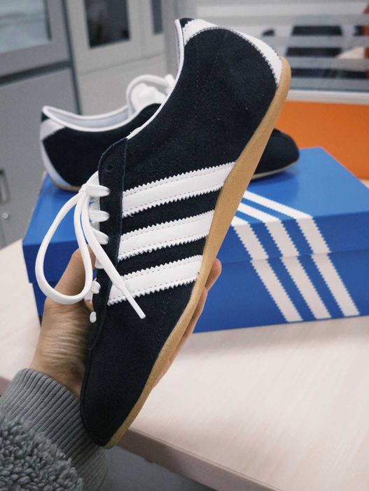 Buty-Trampk-adidas Tokyo Black White R.36