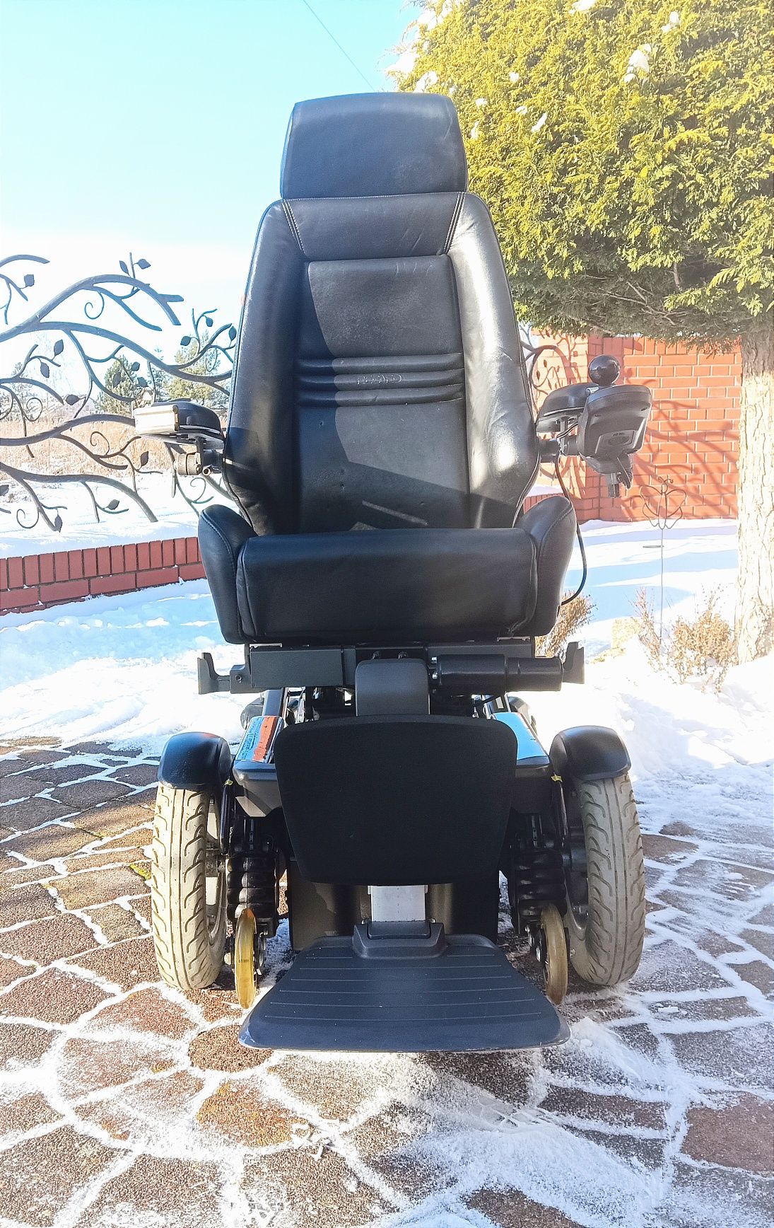Wózek inwalidzki elektryczny z windą Puma 40
